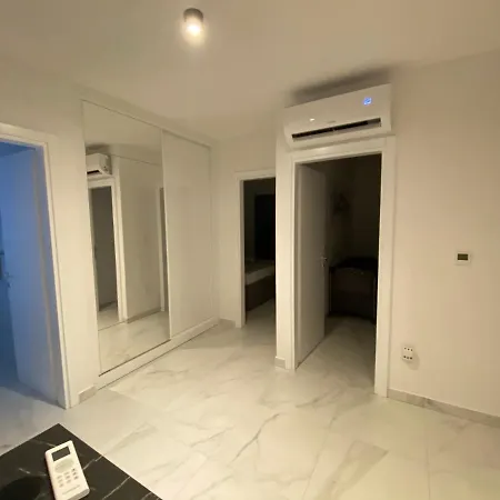 Luxus Apartment Mit Pool Und Meerblick アパート トロギール